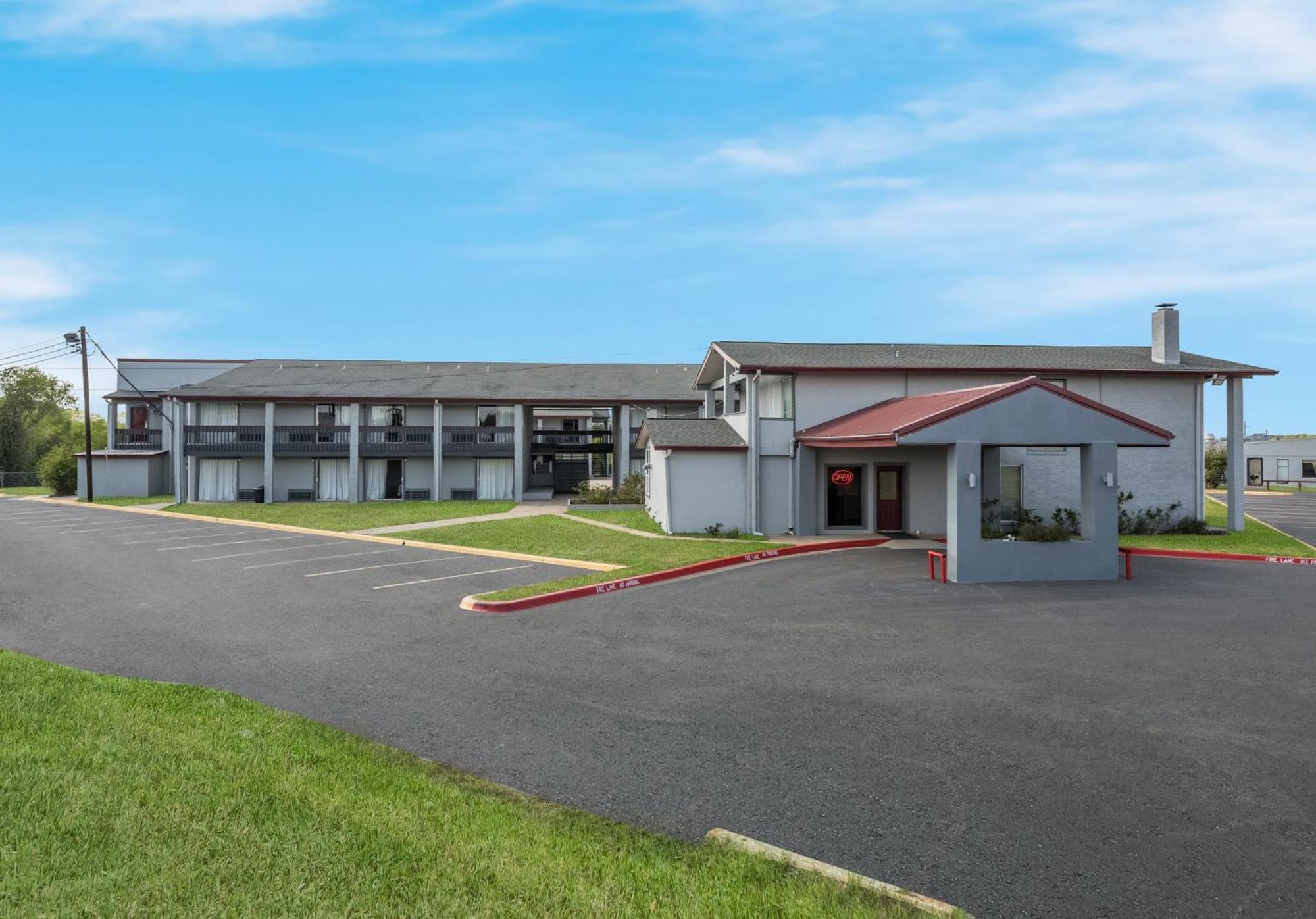 Red Roof Inn Madisonville Exterior foto