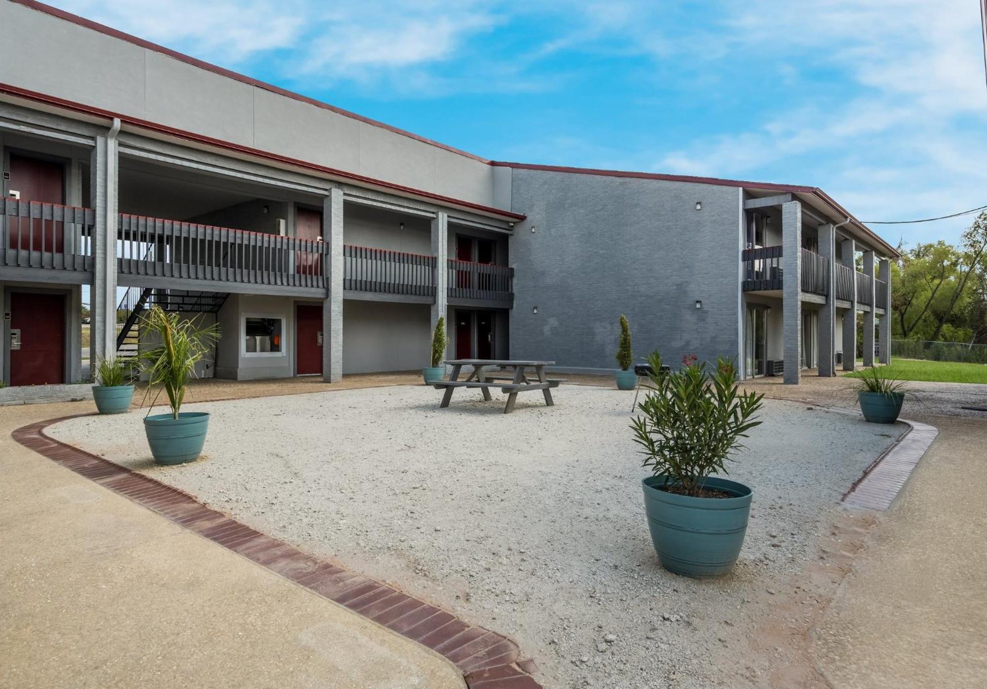 Red Roof Inn Madisonville Exterior foto